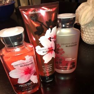 BRAND NEW Japanese Cherry Blossom Bath & Body Set